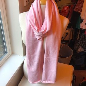 EUC Baby Pink long fleece Scarf 🧣